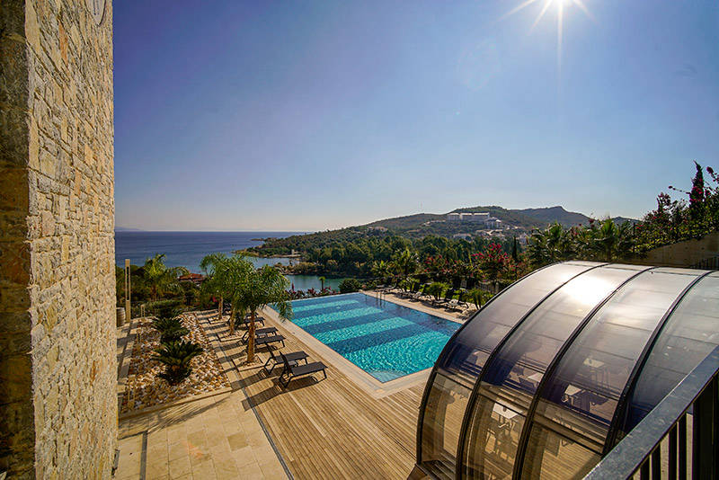 Kylix Pool Bar